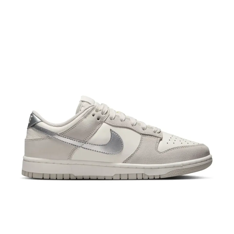 Dunk Low 'Silver Swoosh' Kadın Sneaker Ayakkabı II7651-133