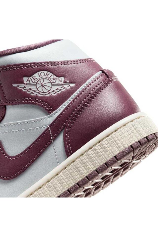 Air Jordan 1 Mid Basketbol Ayakkabısı 40,5