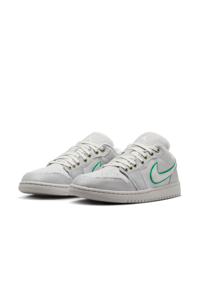 Air Jordan 1 Low SE Kadın Basketbol Ayakkabısı Beyaz - 40,5