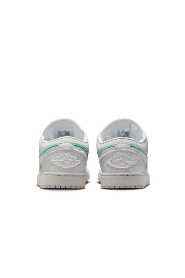 Air Jordan 1 Low SE Kadın Basketbol Ayakkabısı Beyaz - 40,5